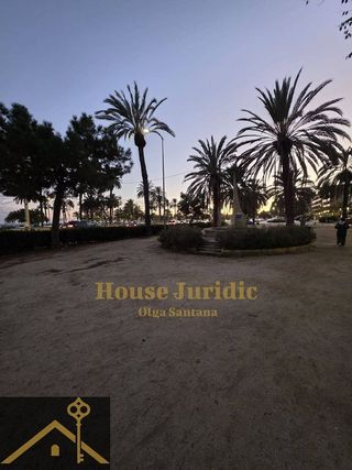 Casa adosada en venta en L'Havana en Mataró