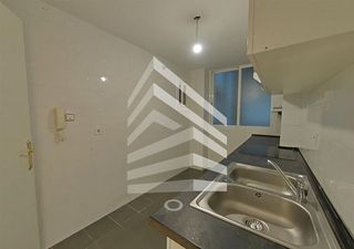 Piso en venta en El Camp de l'Arpa del Clot en Barcelona