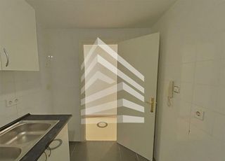 Piso en venta en El Camp de l'Arpa del Clot en Barcelona