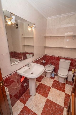 Piso en venta en Linares