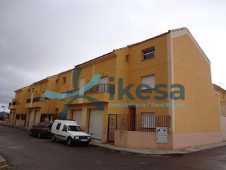 Casa adosada en venta en Argamasilla de Calatrava