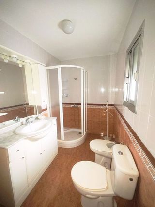 Casa adosada en venta en Linares