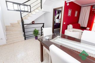 Chalet en venta en La Granja-La Colina-Los Pastores en Algeciras