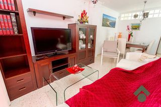 Chalet en venta en La Granja-La Colina-Los Pastores en Algeciras
