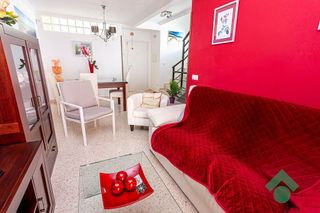 Chalet en venta en La Granja-La Colina-Los Pastores en Algeciras