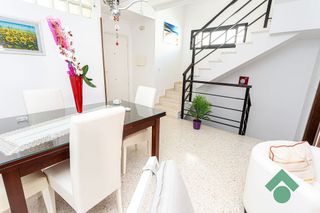 Chalet en venta en La Granja-La Colina-Los Pastores en Algeciras