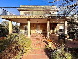 Chalet en venta en Cerro de Alarcón - Puente La Sierra - Mirador del Romero en Valdemorillo