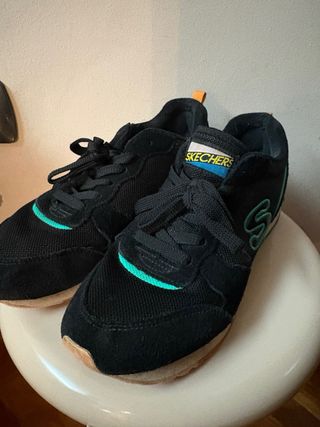 Zapatillas Skechers Negras y Turquesa