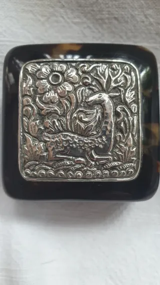 Cajitas antiguas de carey con placa de plata