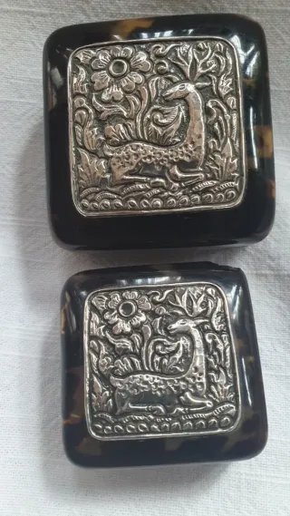 Cajitas antiguas de carey con placa de plata