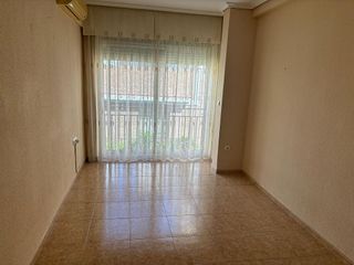 Piso en venta en Santa Rosa - Valdeolleros en Córdoba