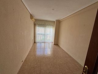 Piso en venta en Santa Rosa - Valdeolleros en Córdoba