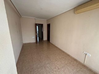 Piso en venta en Santa Rosa - Valdeolleros en Córdoba