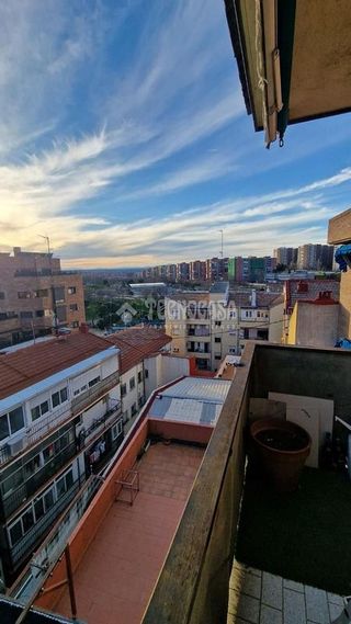 Ático en venta en Valdeacederas en Madrid