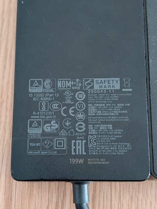 Microsoft Surface Dock 2 - 199W (Modelo 1931/1917)