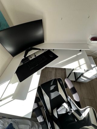 Escritorio Gaming Blanco y Negro