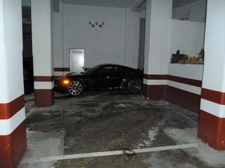 Garaje en alquiler en Cuatro Caminos - Plaza de la Cubela en Coruña (A)