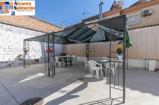 Casa adosada en venta en Ogíjares