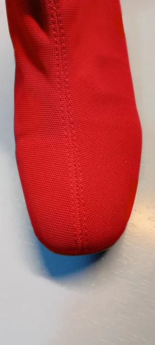 Botines rojos tacón madera