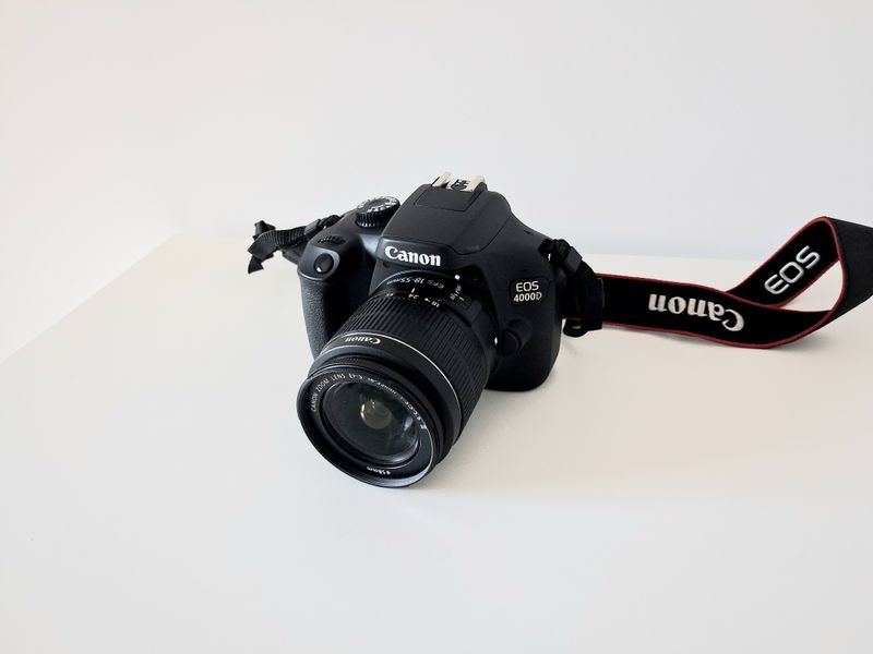 OFERTA Cámara Canon EOS 4000D