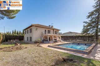 Chalet en venta en Gójar