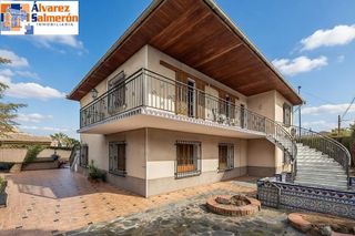Chalet en venta en Gójar