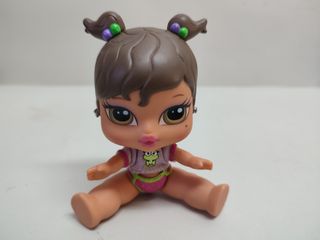 Due Bambole Bratz Babyz Yasmin di MGA del 2004 in buono stato