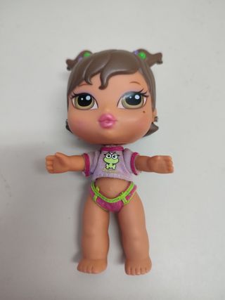 Due Bambole Bratz Babyz Yasmin di MGA del 2004 in buono stato