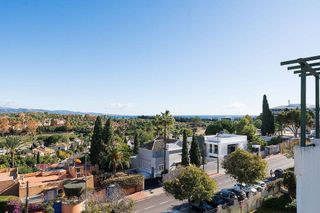 Piso en venta en Nueva Andalucía centro en Marbella