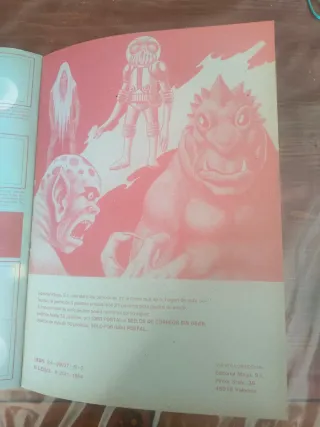 Álbum Otros Mundos Vacío. Muy buen estado ed. Maga