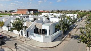 Casa pareada en venta en Zona Pueblo en Pilar de la Horadada