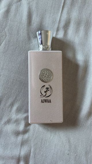 Perfume AJWAA Nuevo Rosa y Plateado