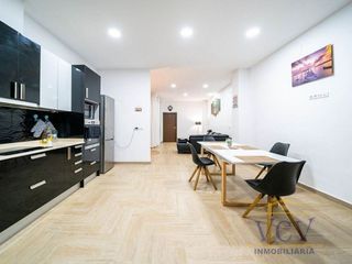 Piso en venta en Mercado en Alicante