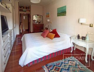 Piso en venta en San Pedro de Deusto-La Ribera en Bilbao