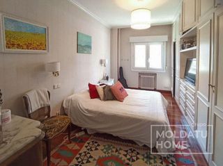 Piso en venta en San Pedro de Deusto-La Ribera en Bilbao