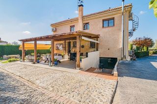 Chalet en venta en Gójar