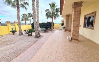 Chalet en venta en Catral