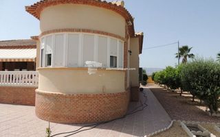 Chalet en venta en Catral