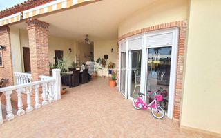 Chalet en venta en Catral