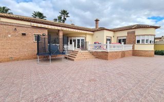 Chalet en venta en Catral