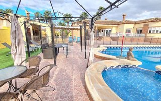Chalet en venta en Catral