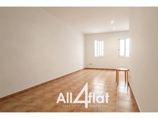 Piso en venta en El Raval en Barcelona