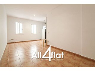 Piso en venta en El Raval en Barcelona