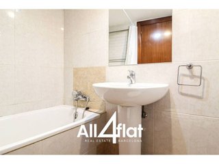Piso en venta en El Raval en Barcelona