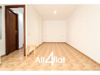 Piso en venta en El Raval en Barcelona