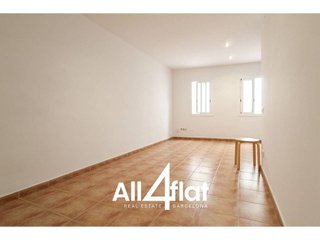 Piso en venta en El Raval en Barcelona