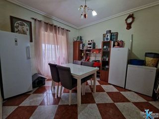 Casa adosada en venta en Linares