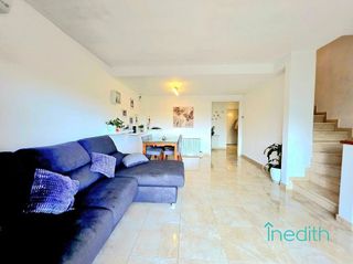 Casa adosada en venta en Abrera