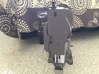 Máquina de coser Adler 69 con mesa