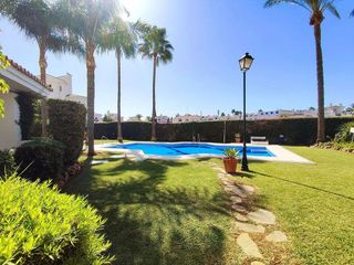 Piso en venta en Los Naranjos - Las Brisas en Marbella